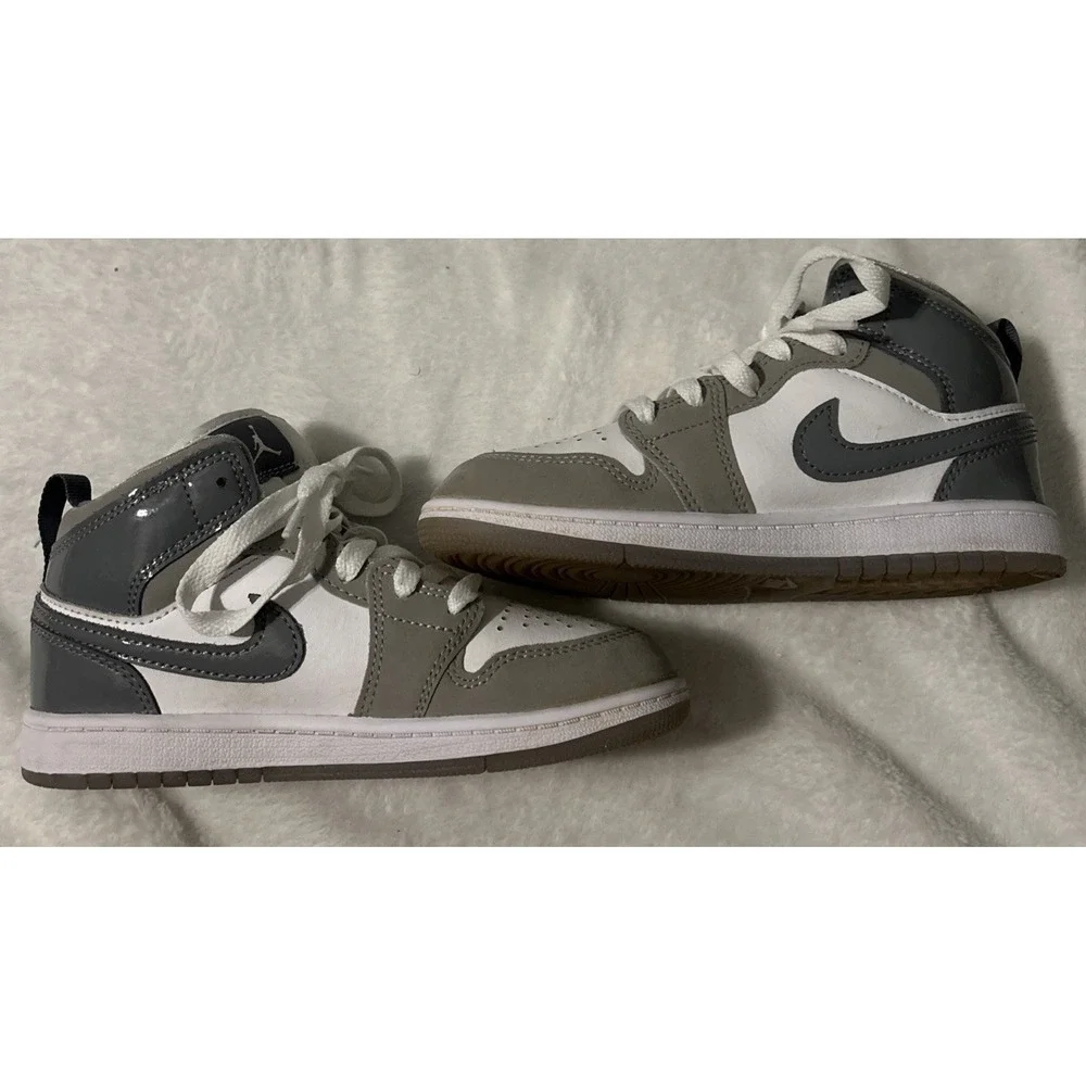 Nike Air Jordan‎ 1 Mid Shoes Youth 13C Kids Gray White Sneakers HF3194-100